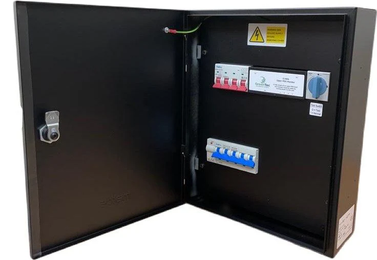 MATT:E AUTOMATIC RESET CONNECTION UNIT: 1x 63A TPN LOAD