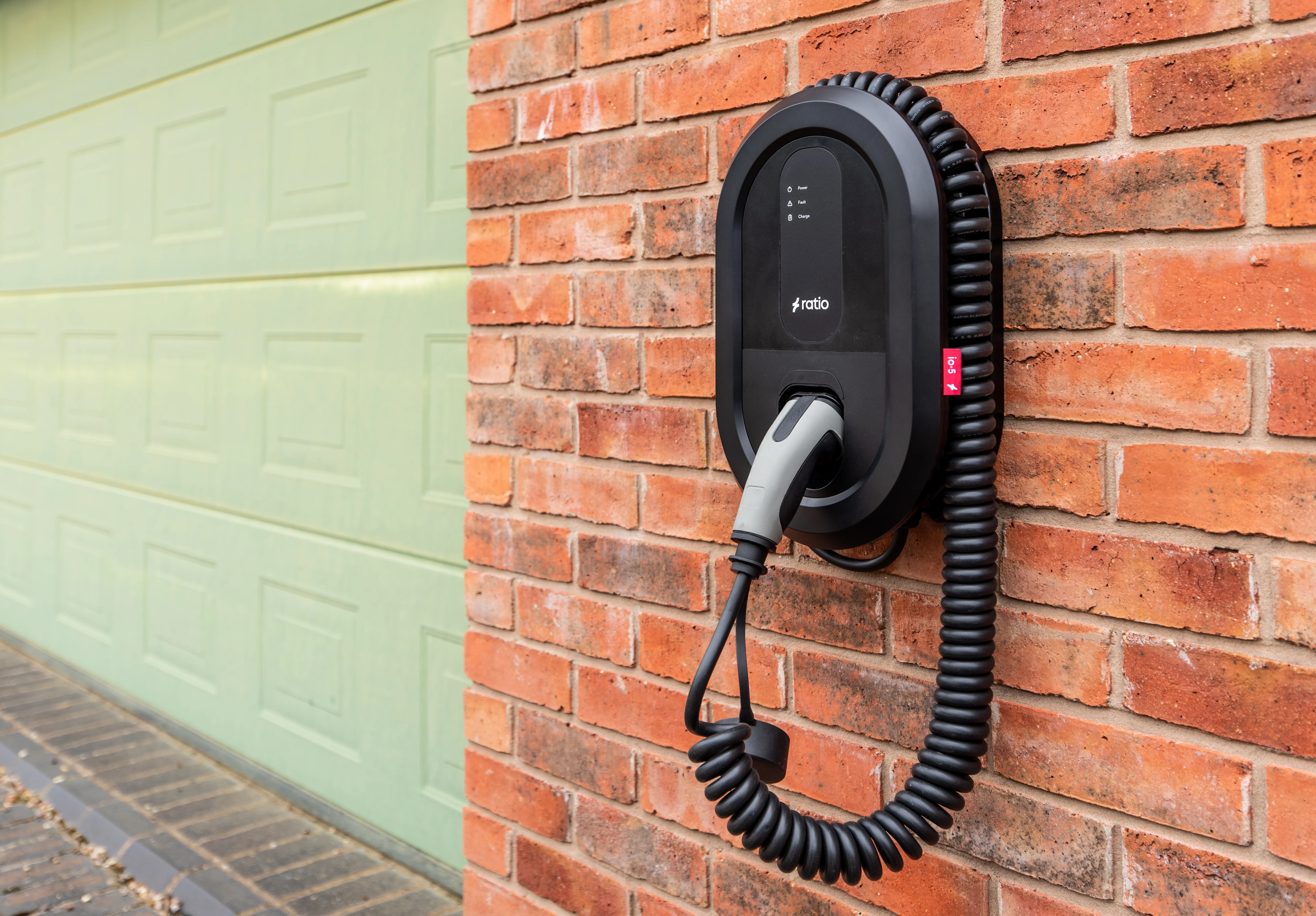 RATIO EV iO5: 7.4kW | COILED TETHERED | 4.5M - Image 7